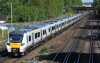 700103